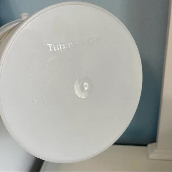 Tupperware X Large Canister Storage Contajner 8 1/2”H - Picture 7 of 10